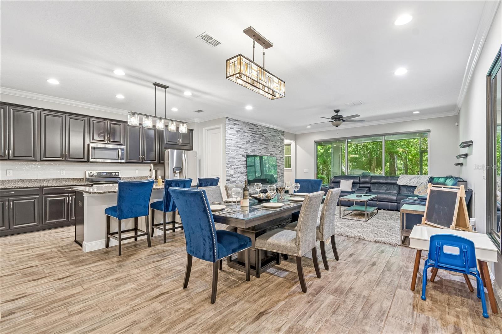 LAKESHORE PRESERVE - Residential