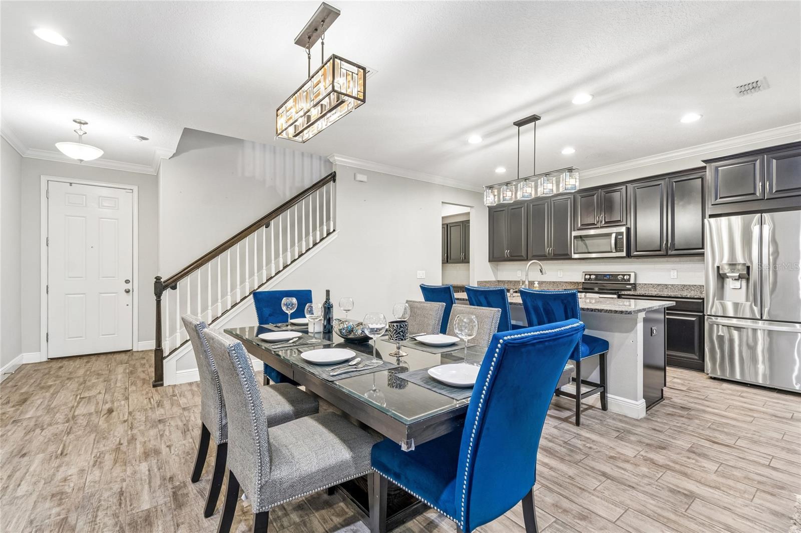 LAKESHORE PRESERVE - Residential