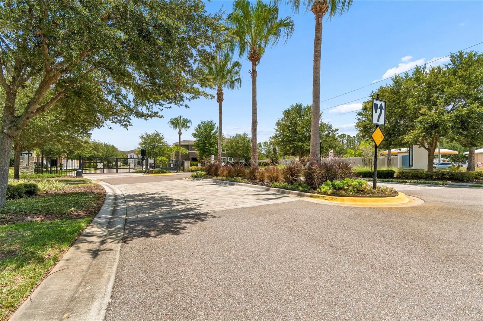LAKESHORE PRESERVE - Residential