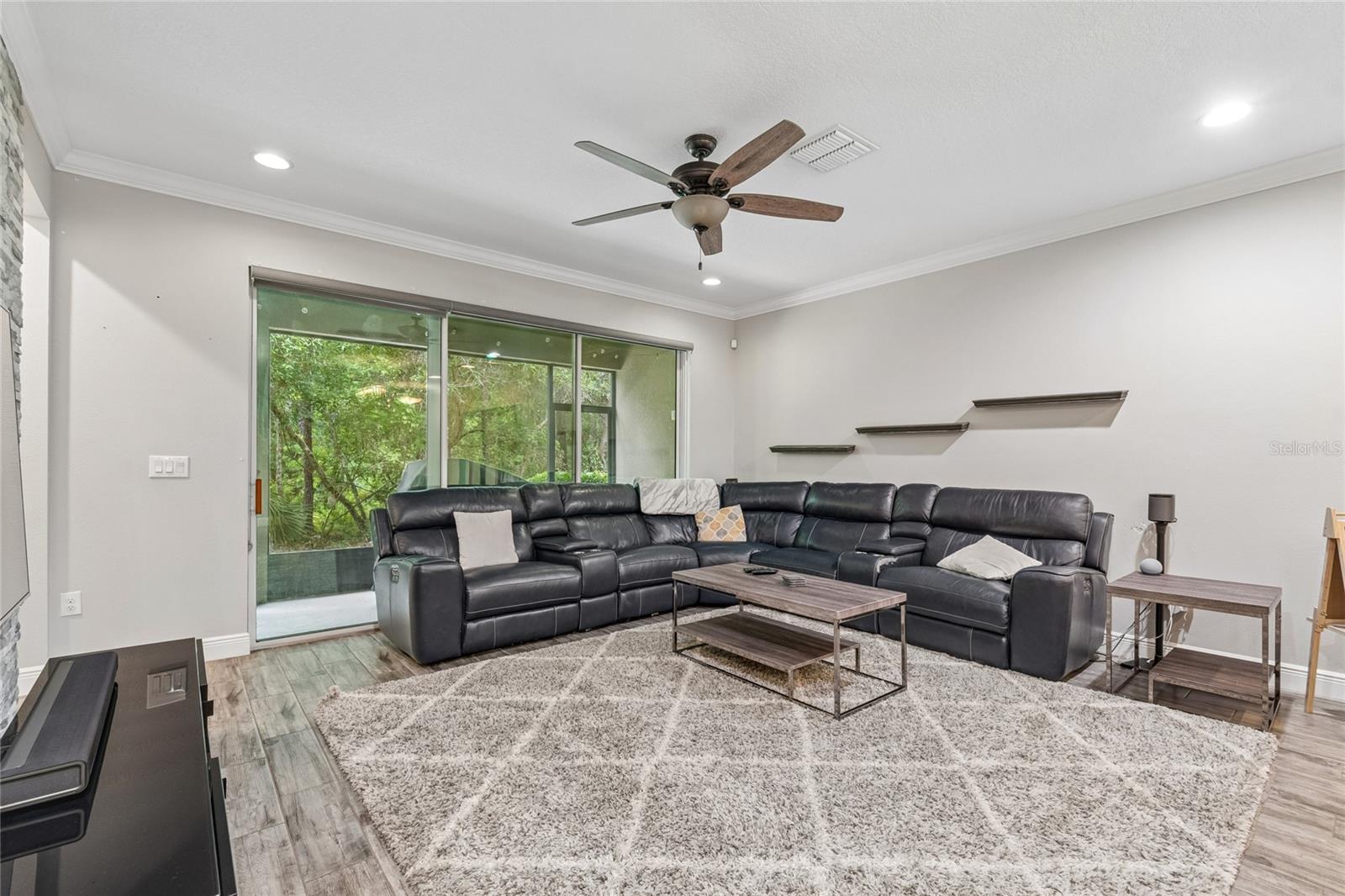 LAKESHORE PRESERVE - Residential