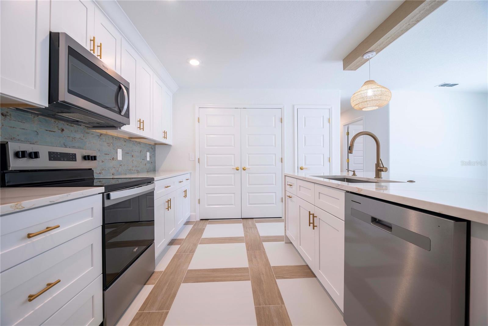 WINDEE TOWER ESTATES - Residential