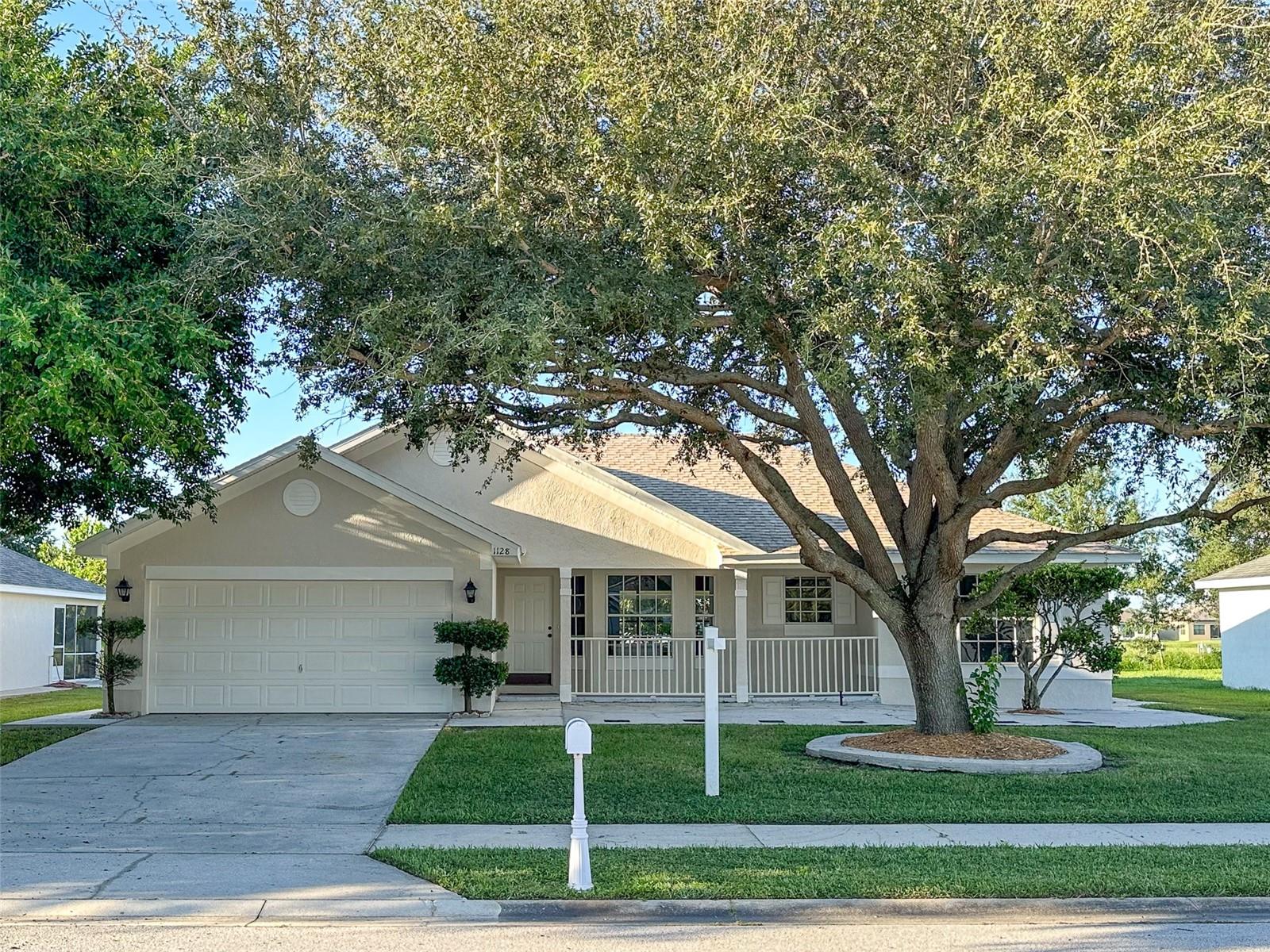 LAKE PLACE - Residential