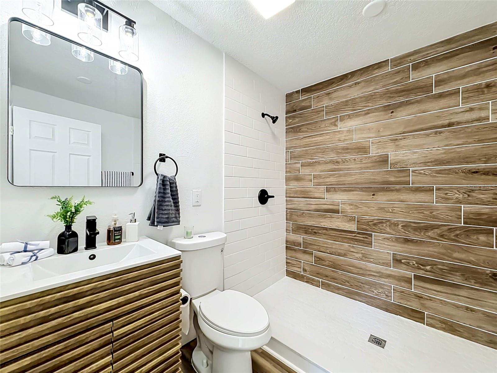 LYNNWOOD - Residential