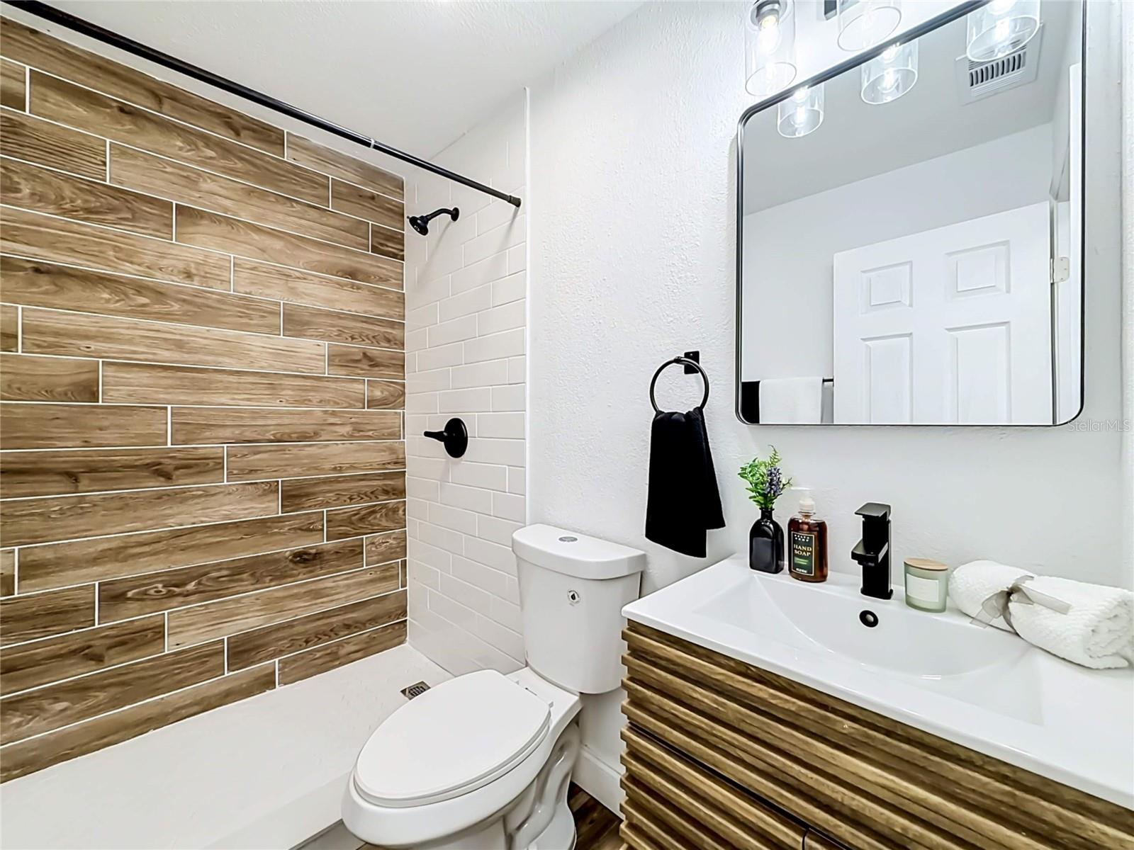 LYNNWOOD - Residential