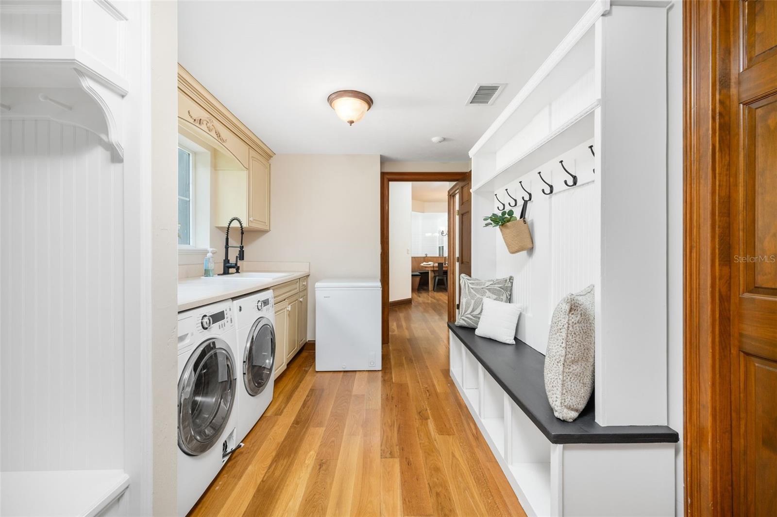 SANCTUARY OAKS - Residential
