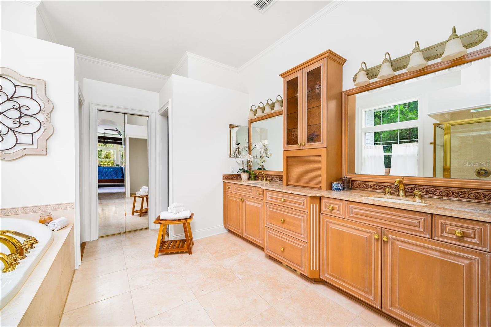 SANCTUARY OAKS - Residential
