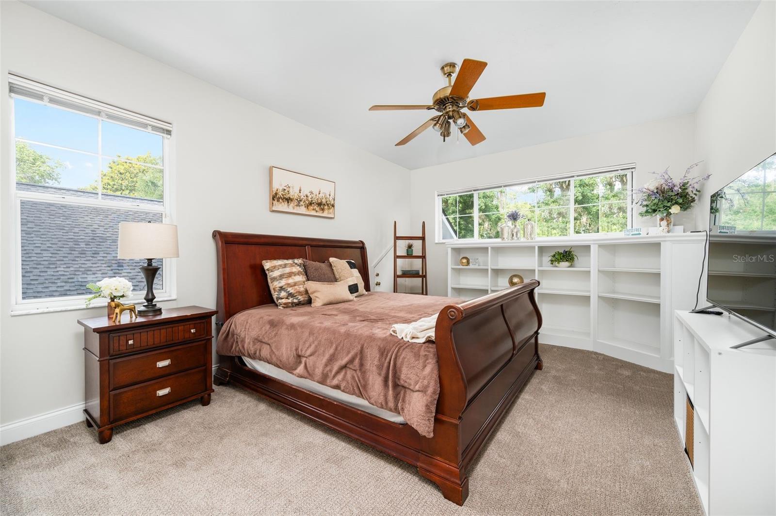 SANCTUARY OAKS - Residential