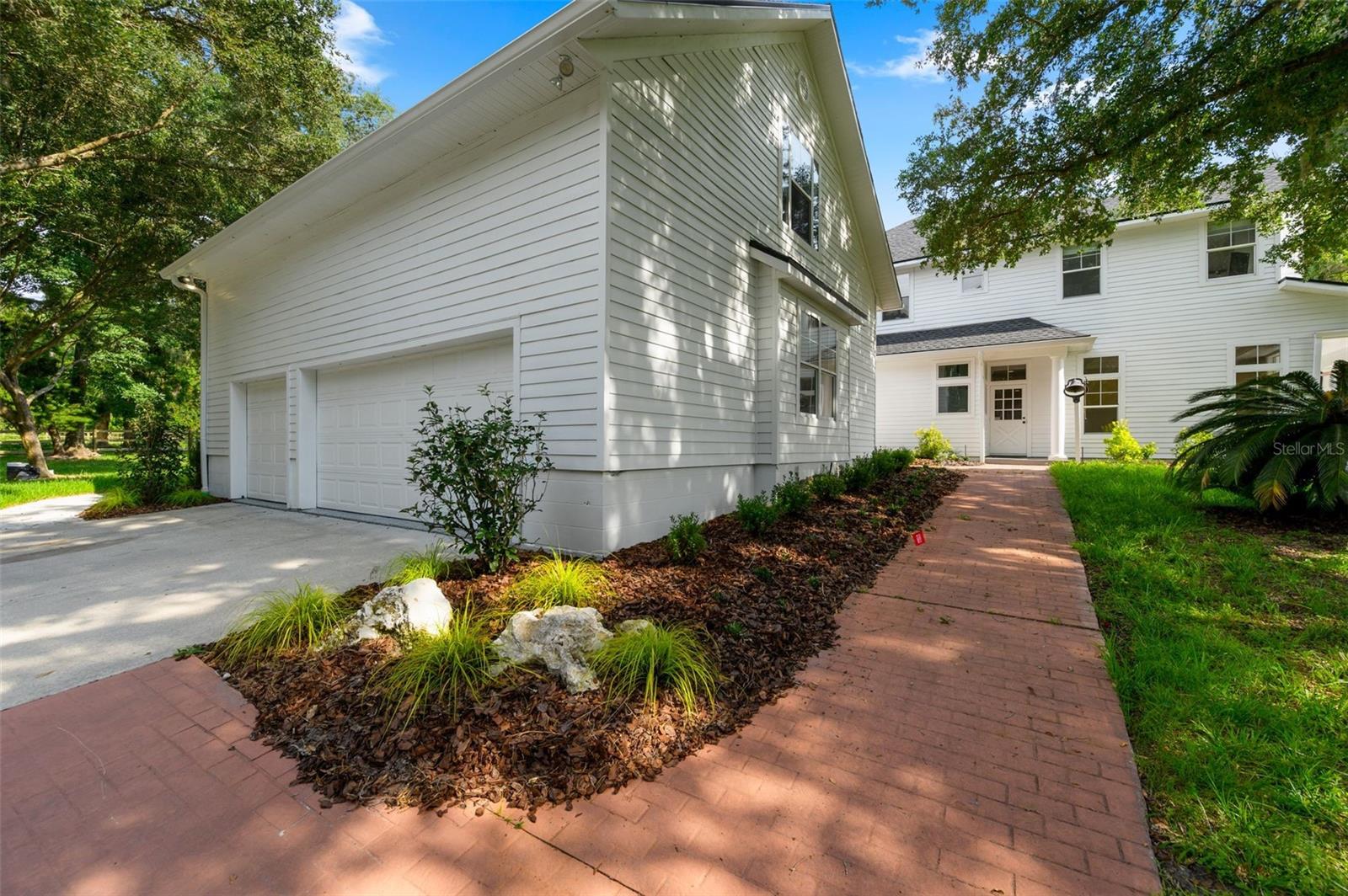 SANCTUARY OAKS - Residential