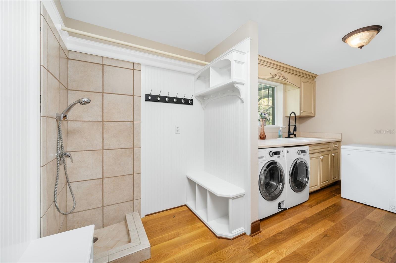 SANCTUARY OAKS - Residential