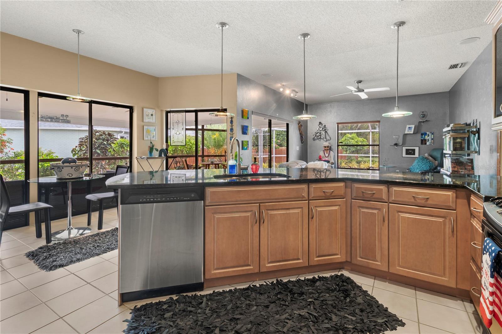 RIVER HARBOR WEST - Residential