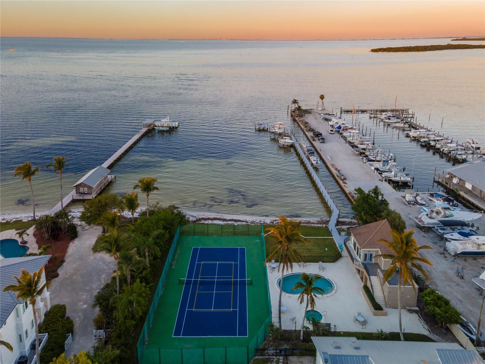 RIVER HARBOR WEST - Residential