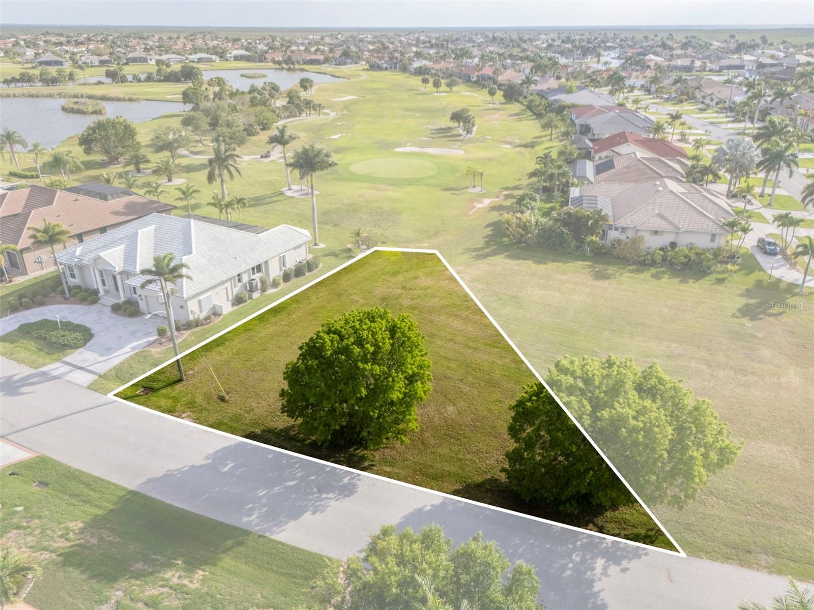 PUNTA GORDA ISLES SEC 15 - Land