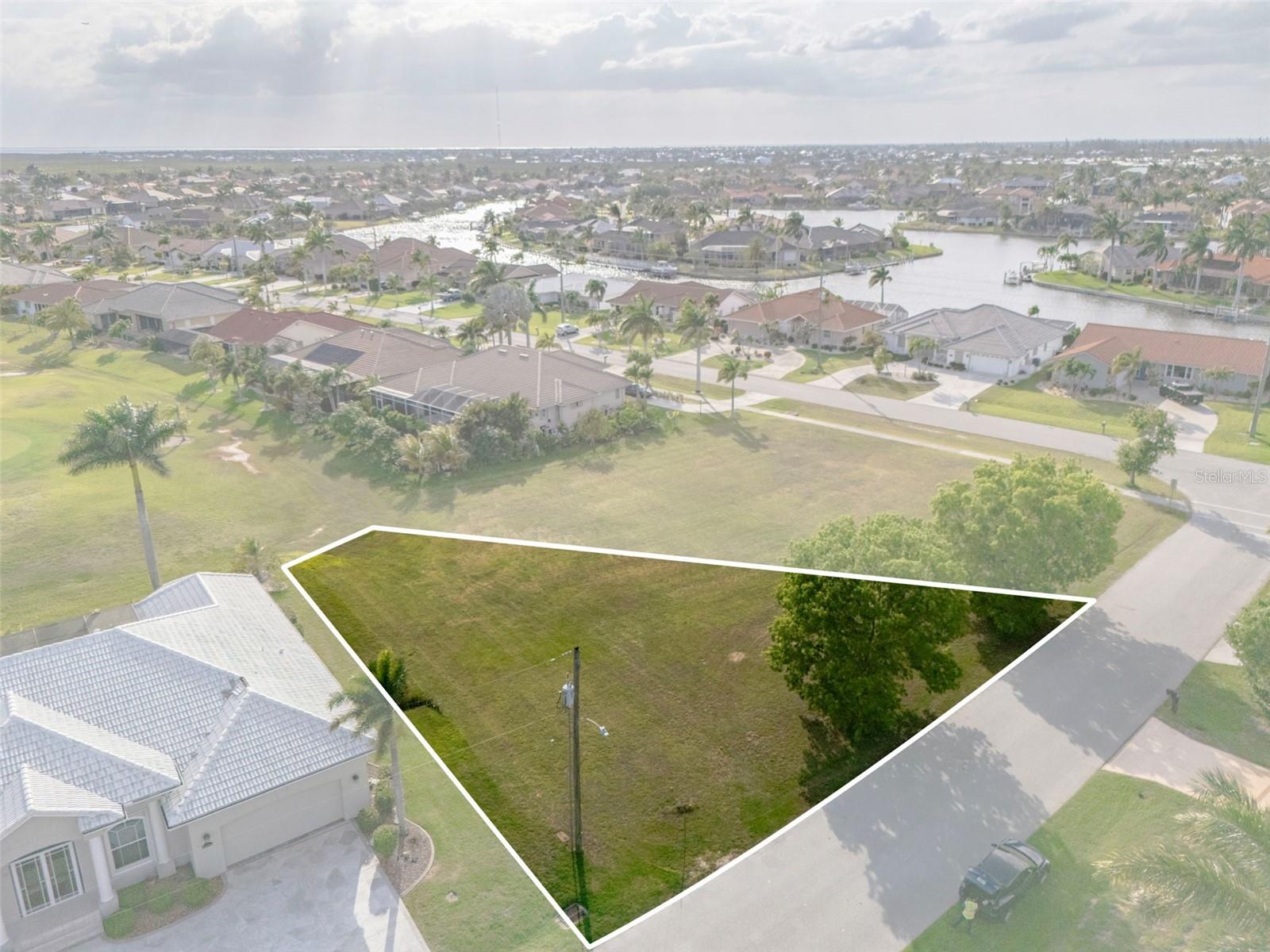 PUNTA GORDA ISLES SEC 15 - Land