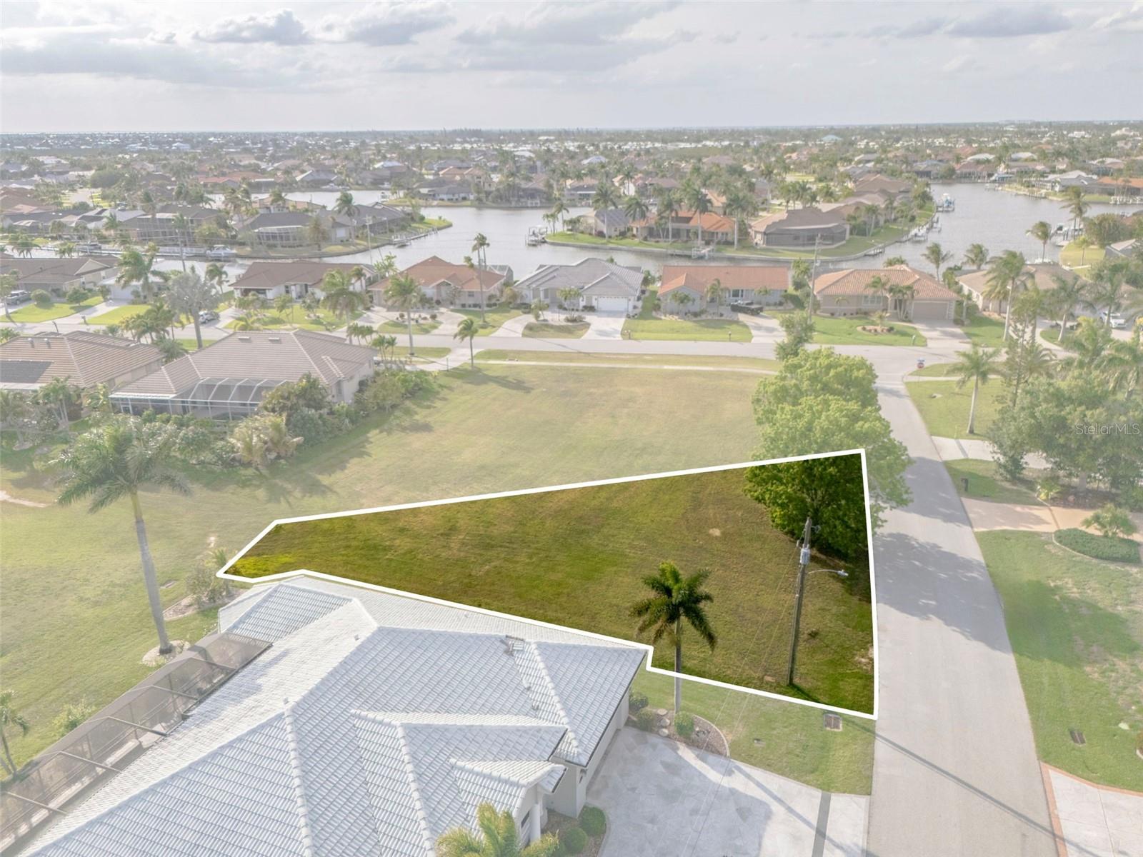 PUNTA GORDA ISLES SEC 15 - Land