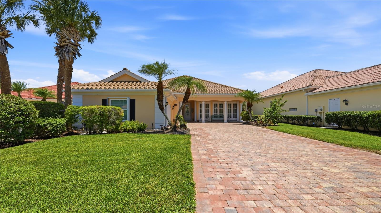 VILLAGEWALK - Residential