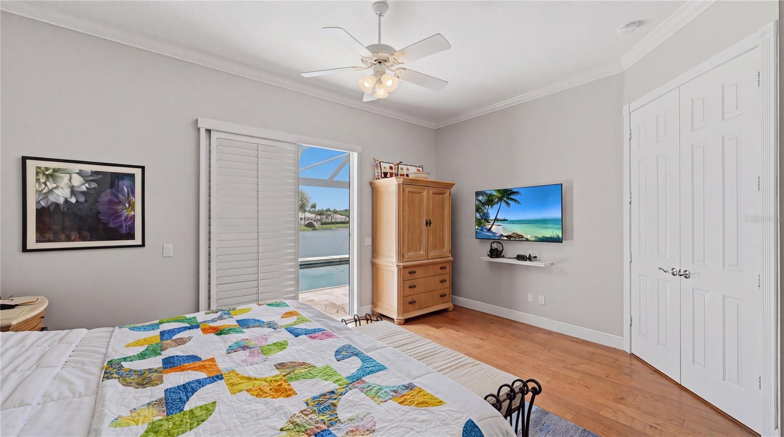 VILLAGEWALK - Residential