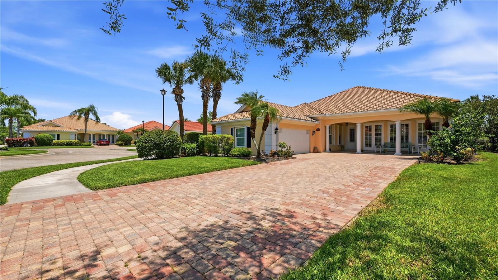 VILLAGEWALK - Residential