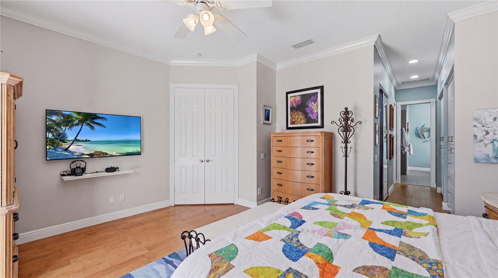 VILLAGEWALK - Residential