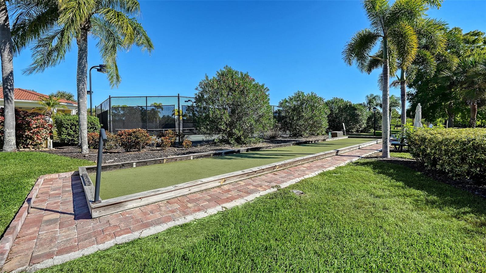 VILLAGEWALK - Residential