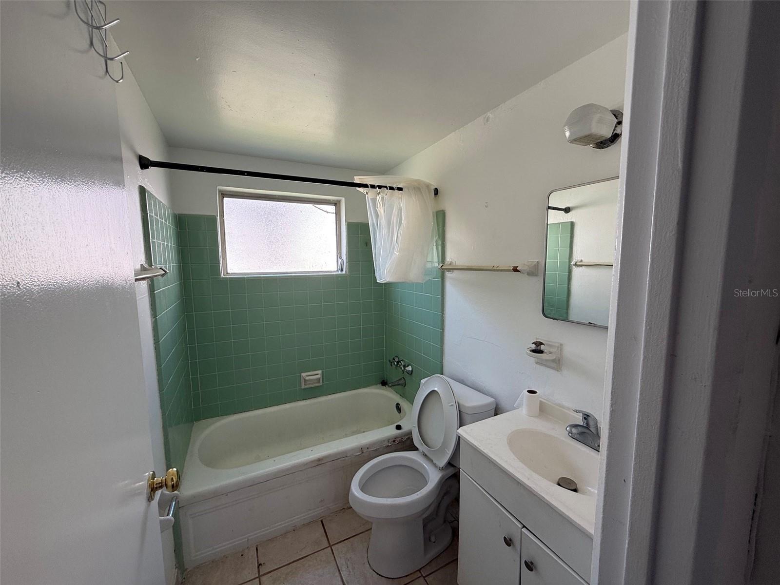 UNIVERSITY HEIGHTS - Residential Lease
