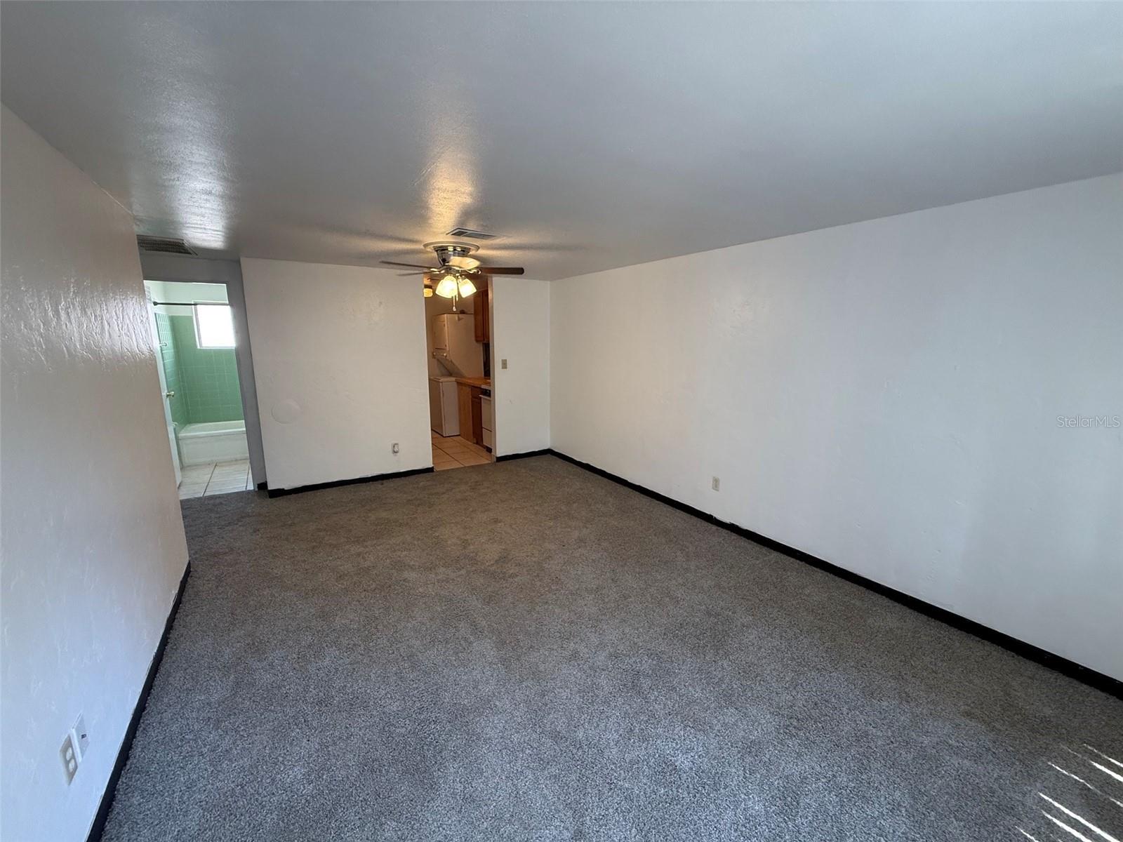 UNIVERSITY HEIGHTS - Residential Lease