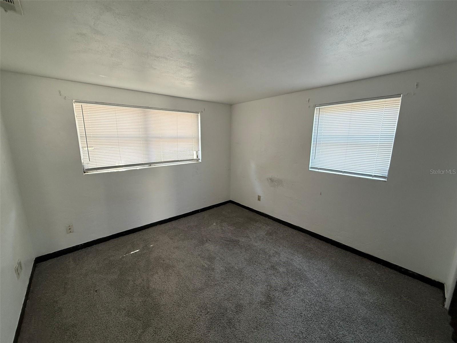 UNIVERSITY HEIGHTS - Residential Lease