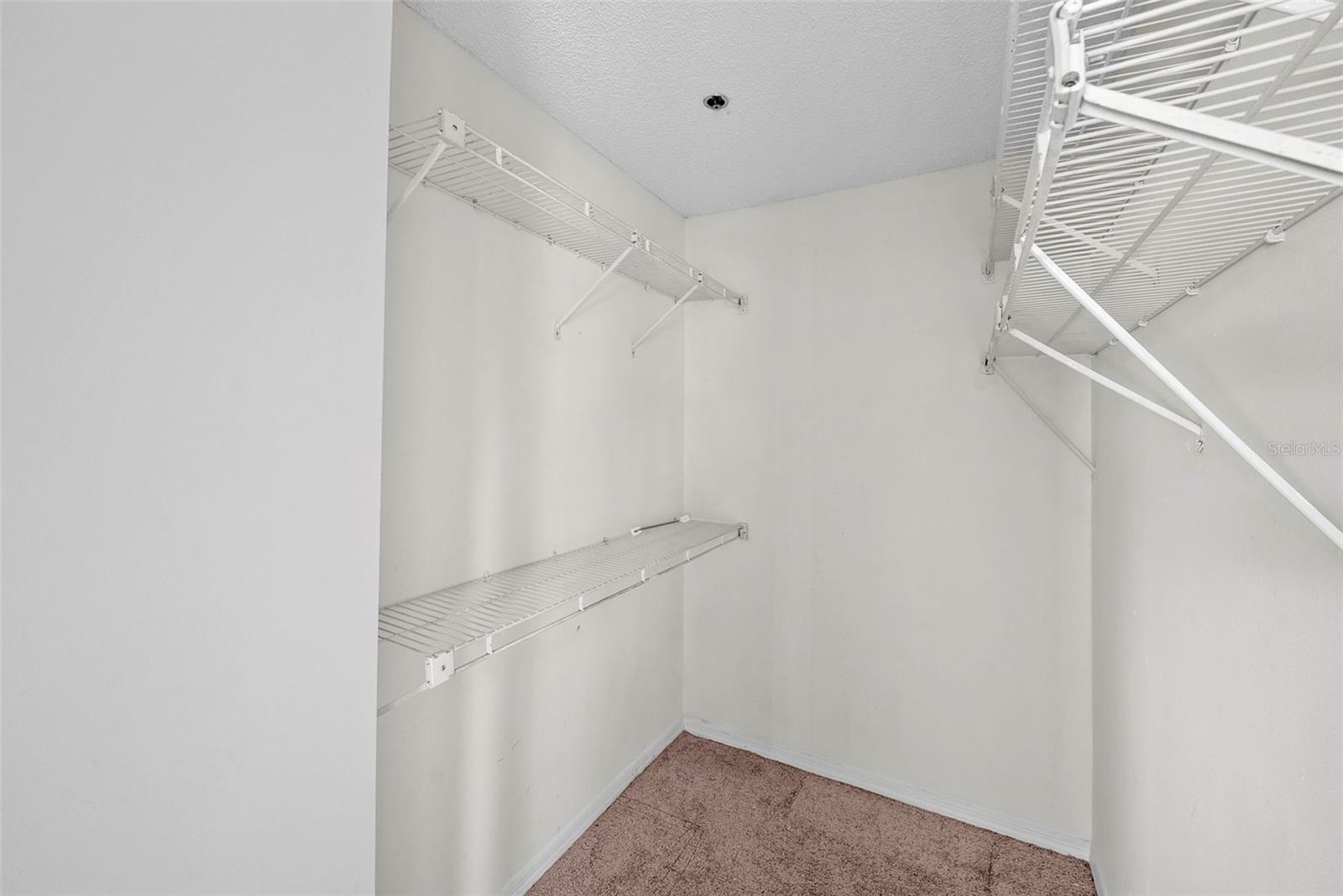 HYDE PARK PLACE II A CONDOMINI - Residential