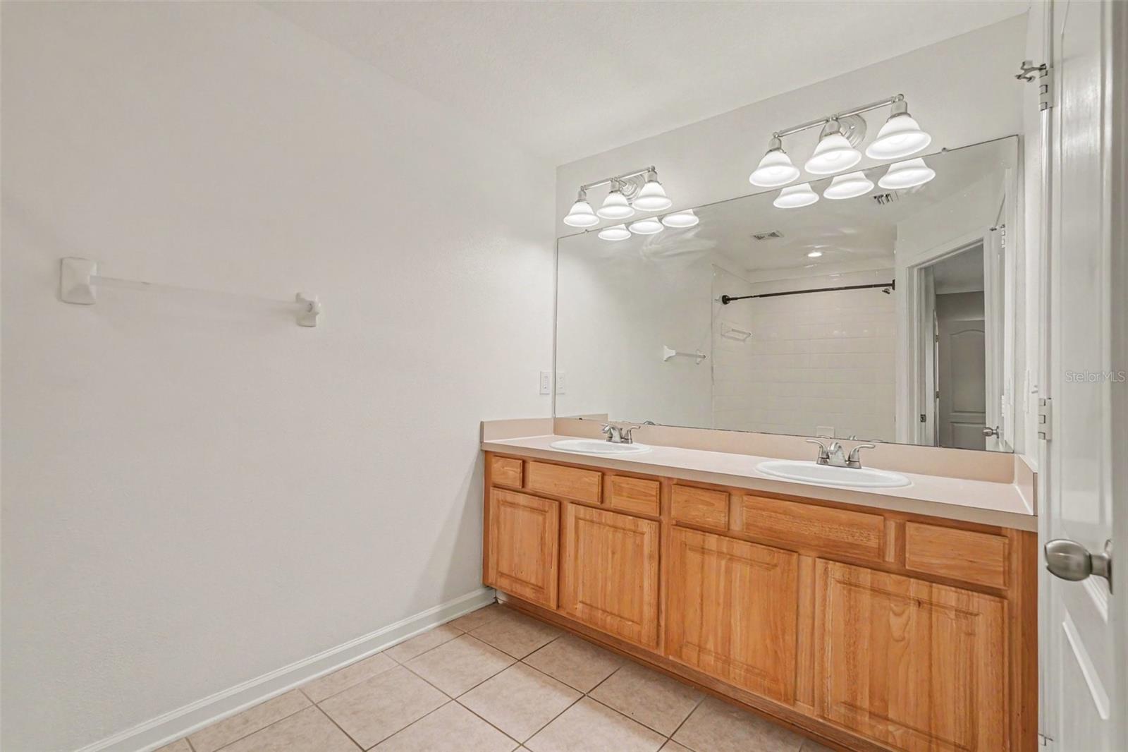 BAY CYPRESS CRK - Residential