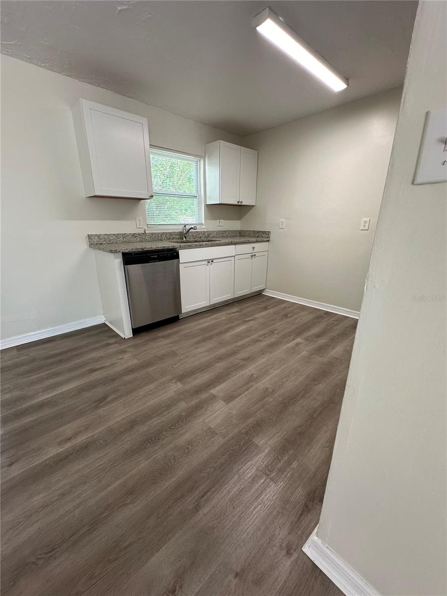 MALIBU GROVES EIGHTH ADD - Residential Lease