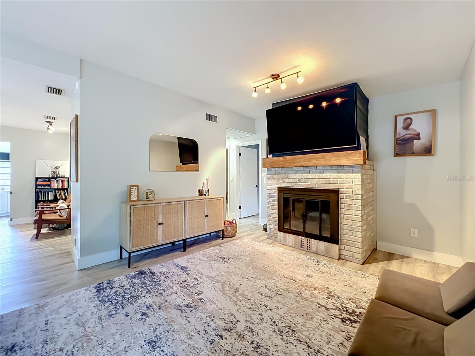 SUNLAND ESTATES - Residential