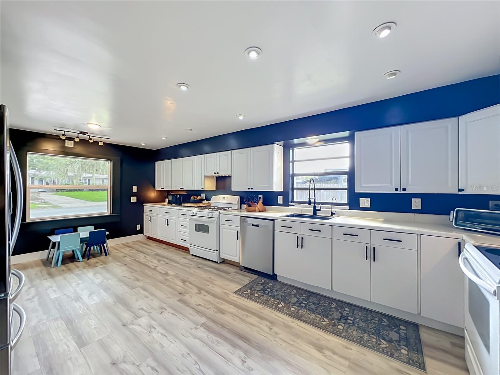 SUNLAND ESTATES - Residential