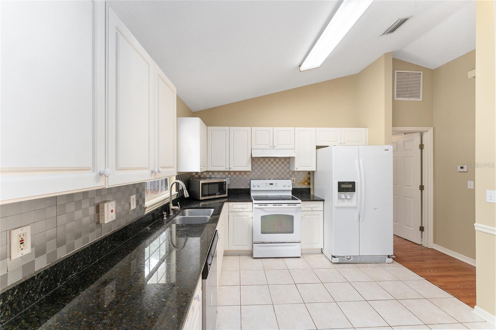 MENTONE CLUSTER PH 6 - Residential