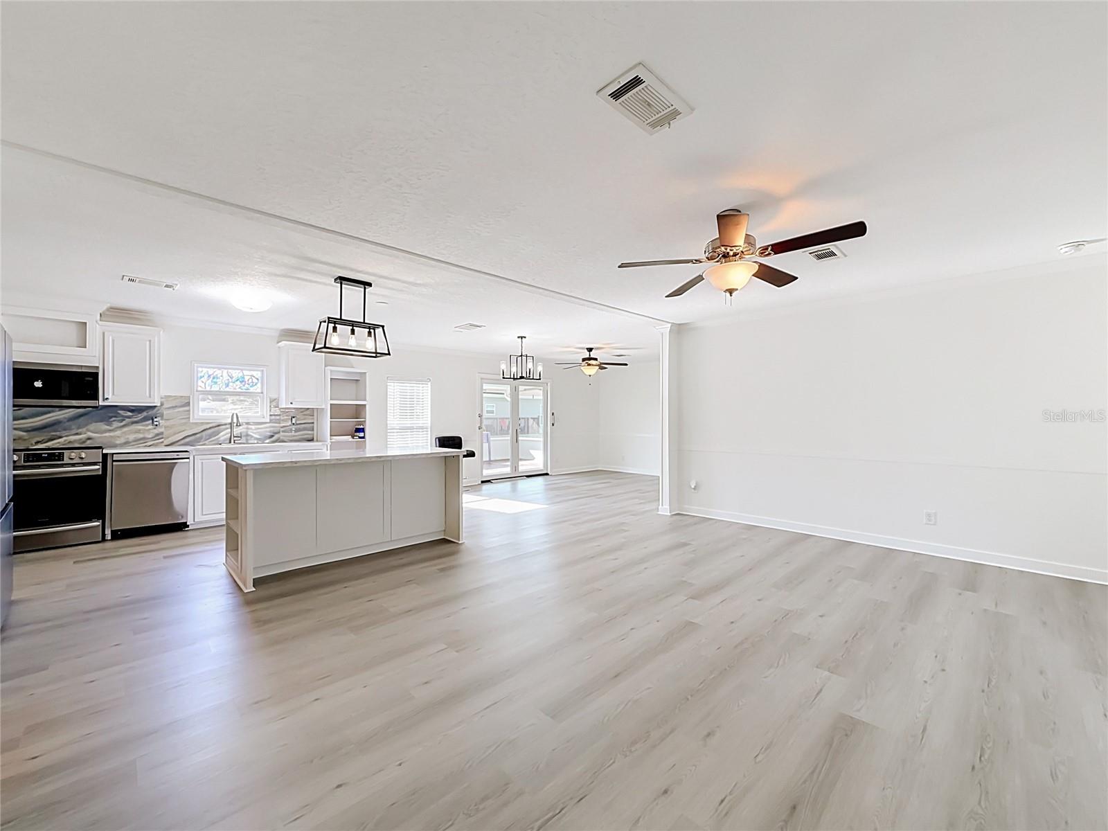 ASTATULA MEADOWS SUB - Residential