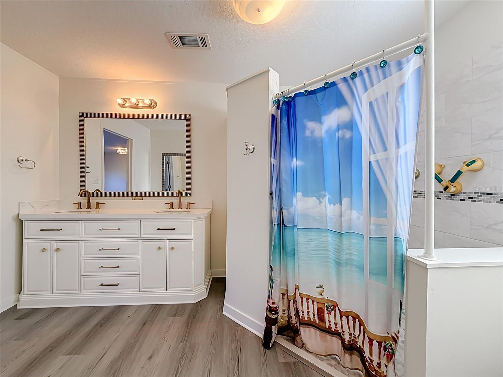ASTATULA MEADOWS SUB - Residential