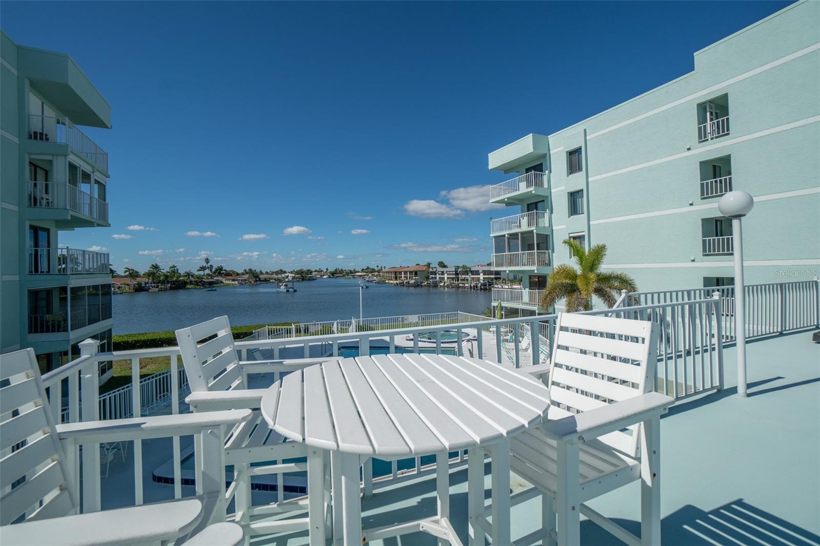 COMMODORE - Residential
