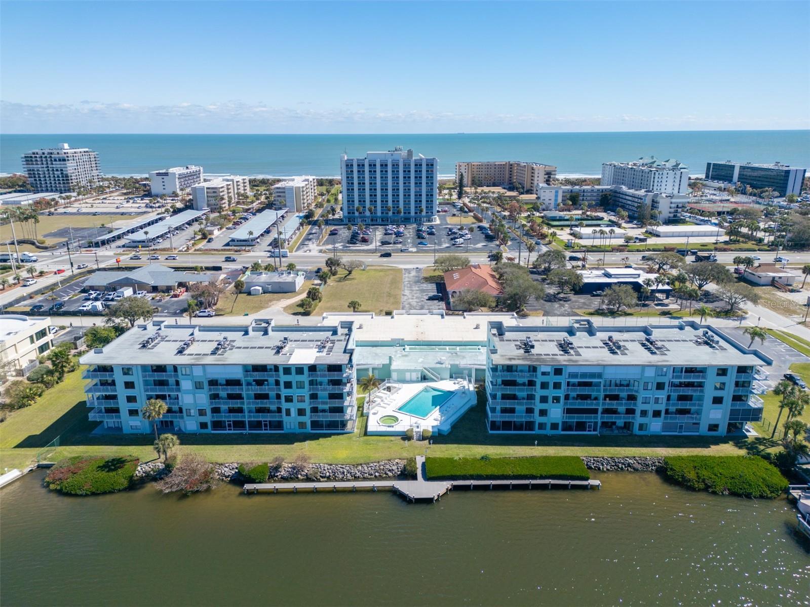 COMMODORE - Residential