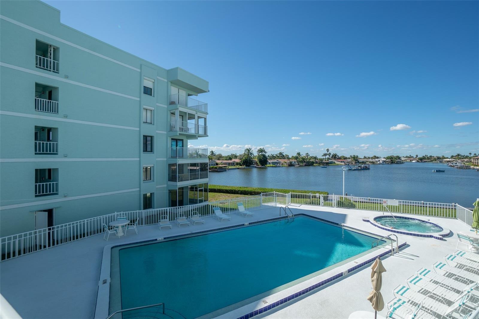 COMMODORE - Residential