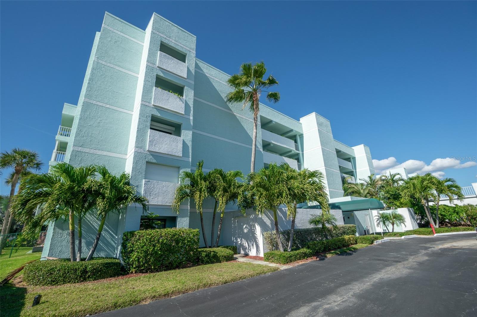 COMMODORE - Residential