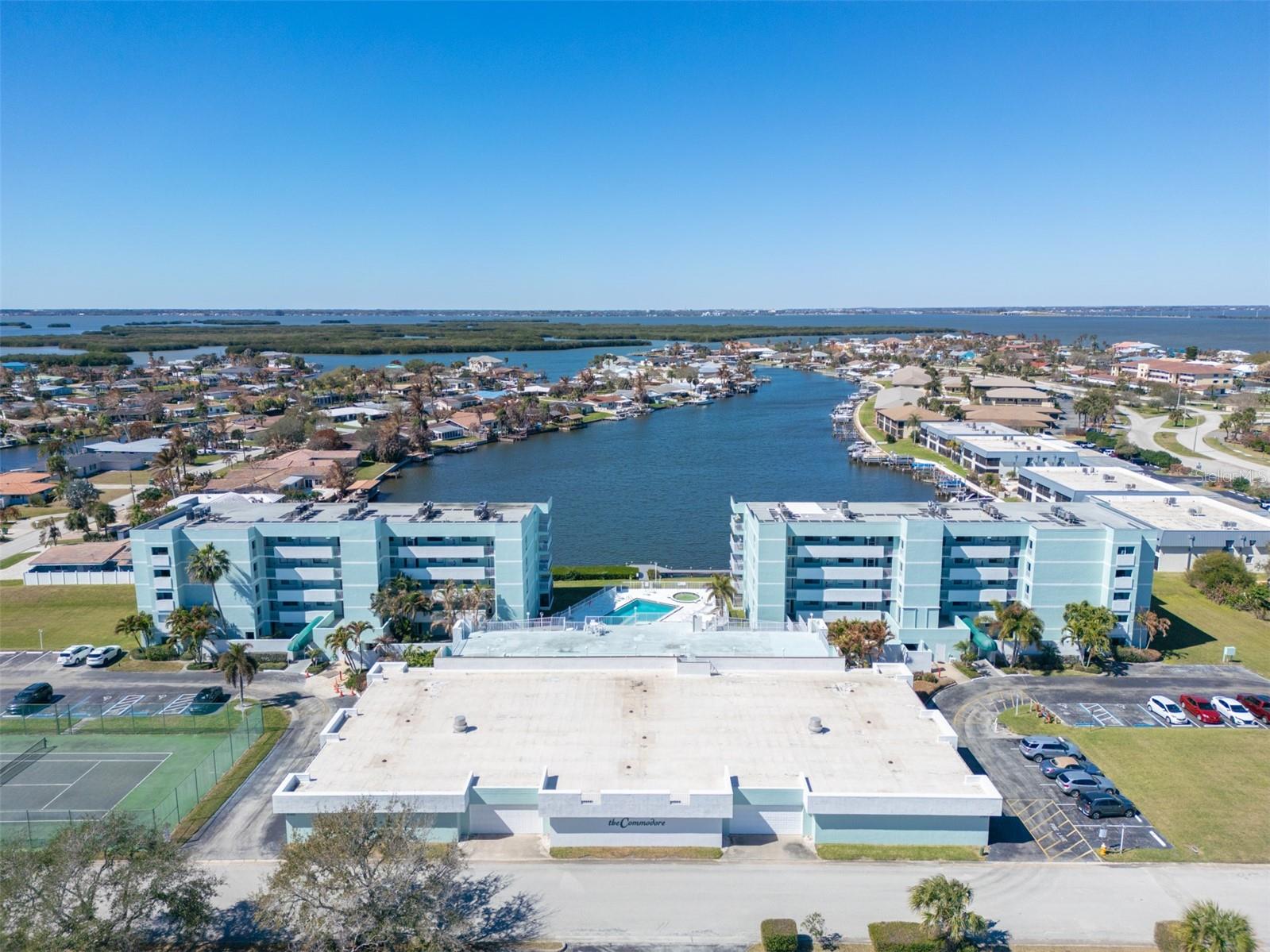 COMMODORE - Residential