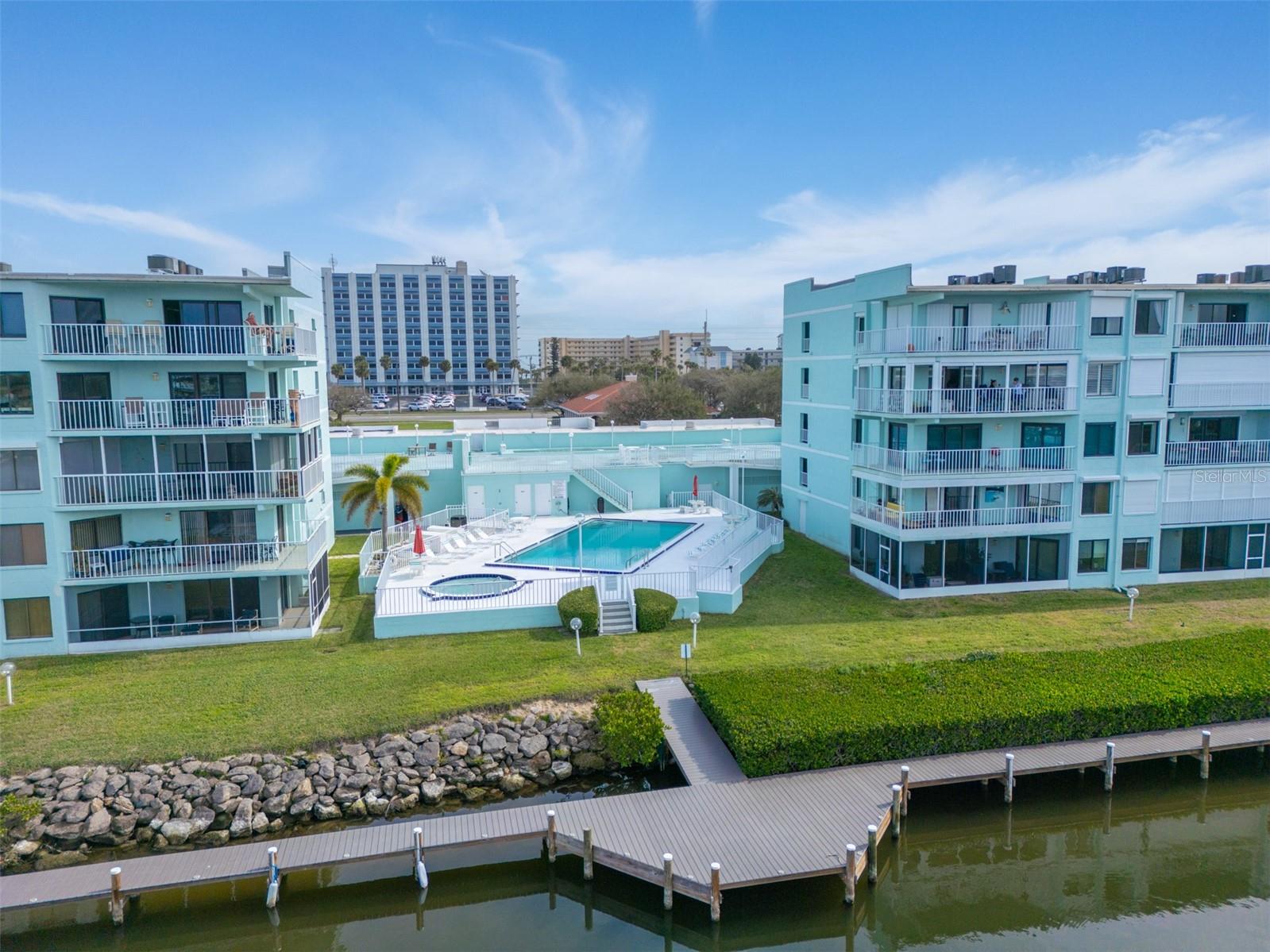 COMMODORE - Residential