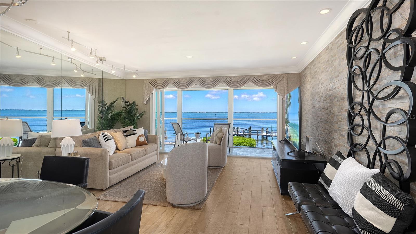 LONGBOAT LANDING - Residential