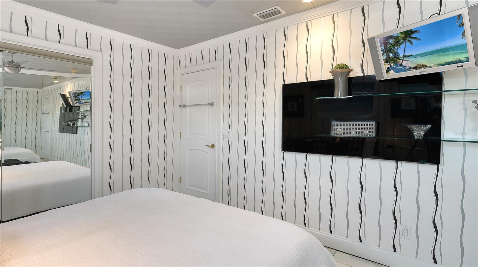 LONGBOAT LANDING - Residential