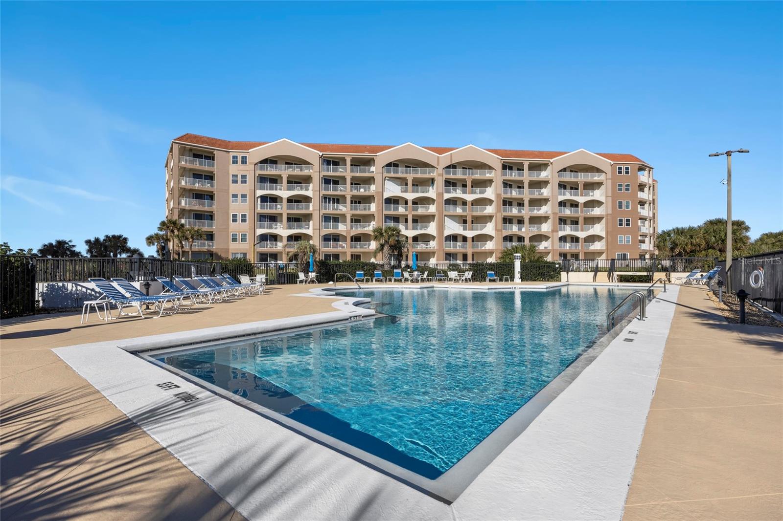 SURF CLUB BLDG I - Residential