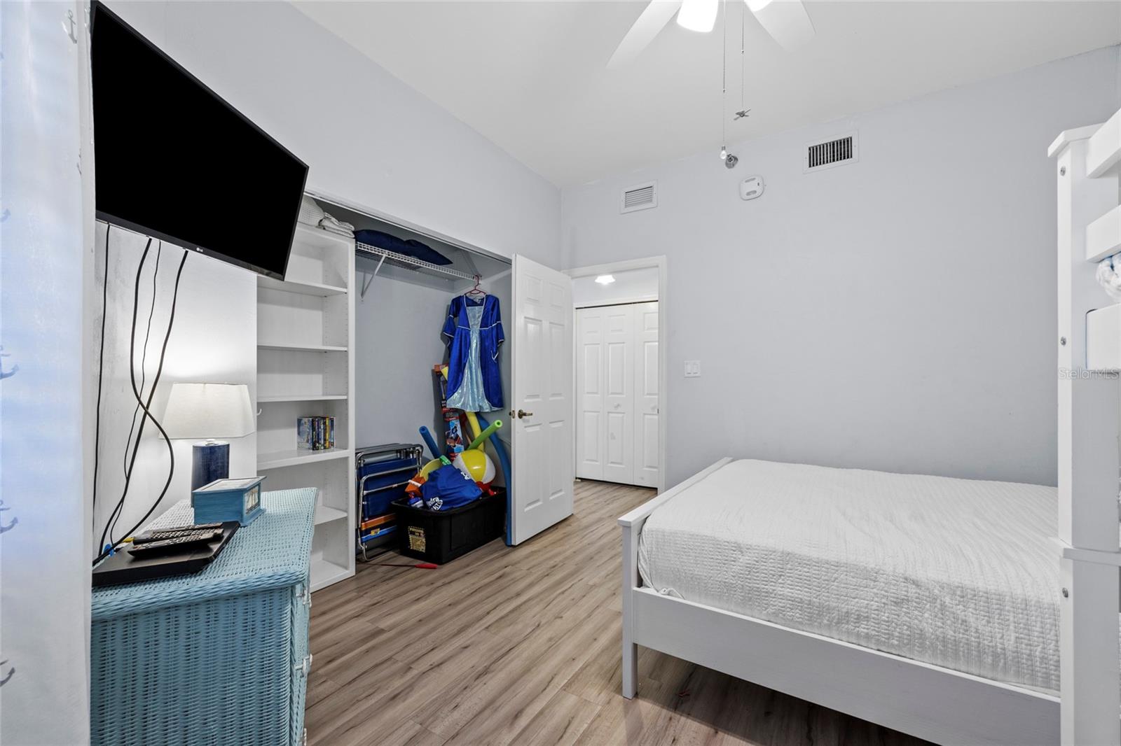 SURF CLUB BLDG I - Residential