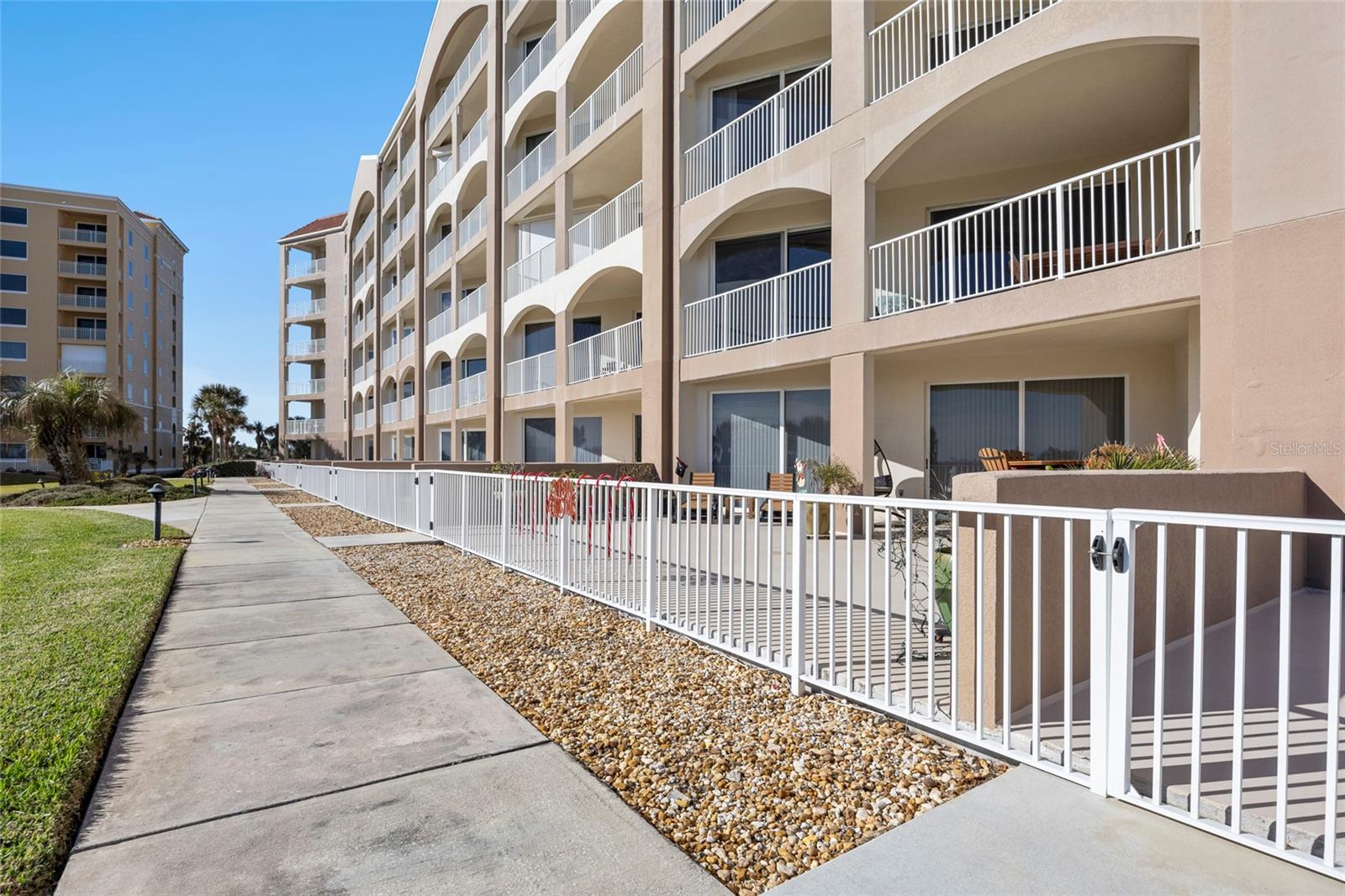 SURF CLUB BLDG I - Residential
