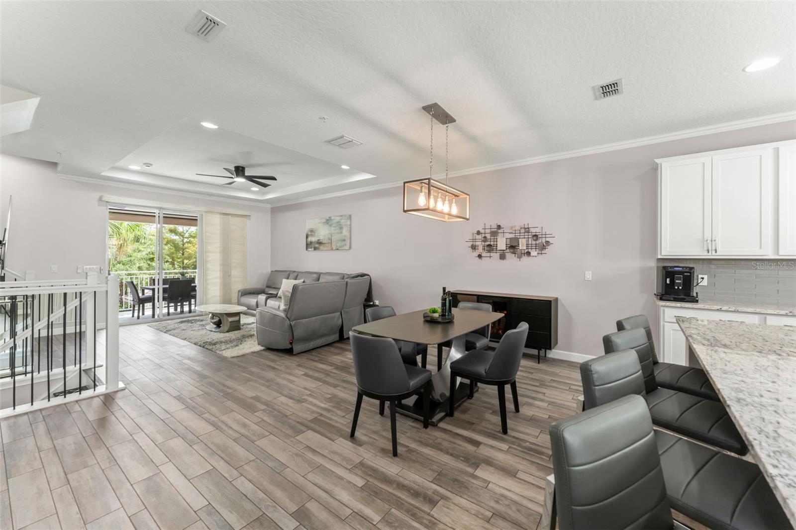 GRANDE OAKS AT HEATHROW - Residential
