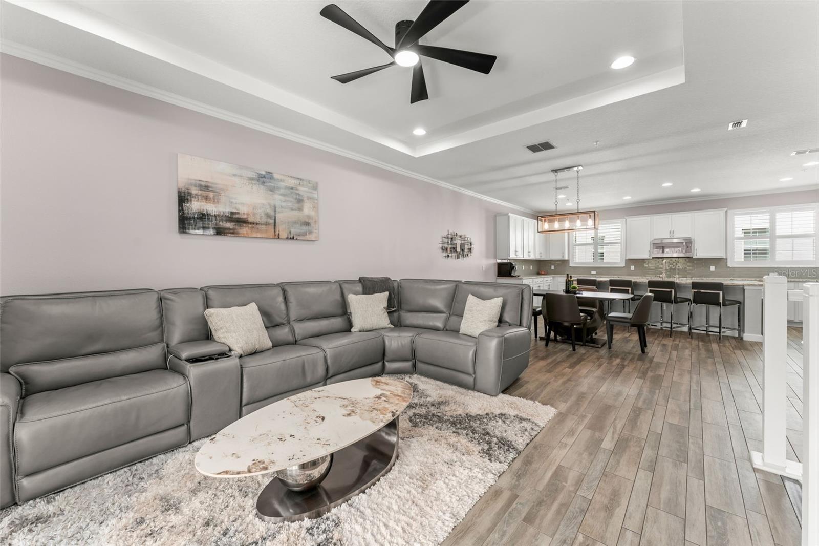 GRANDE OAKS AT HEATHROW - Residential