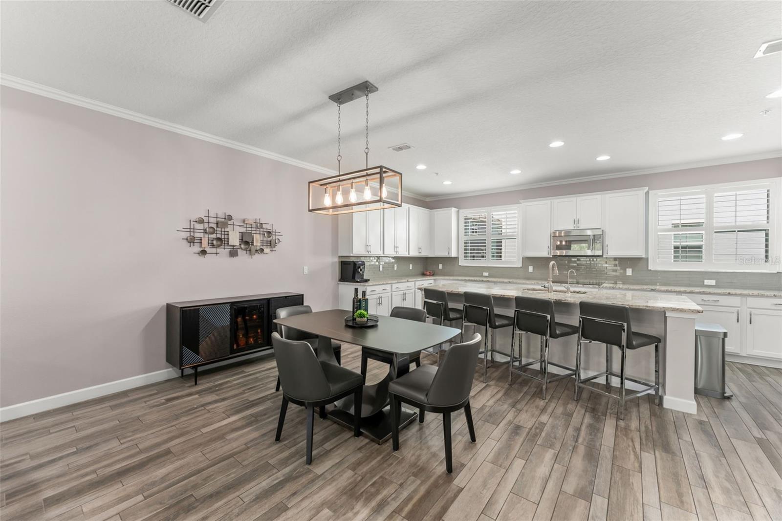 GRANDE OAKS AT HEATHROW - Residential