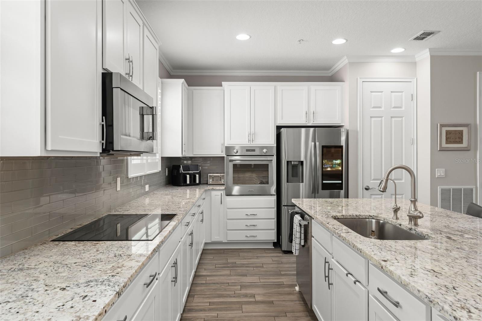 GRANDE OAKS AT HEATHROW - Residential