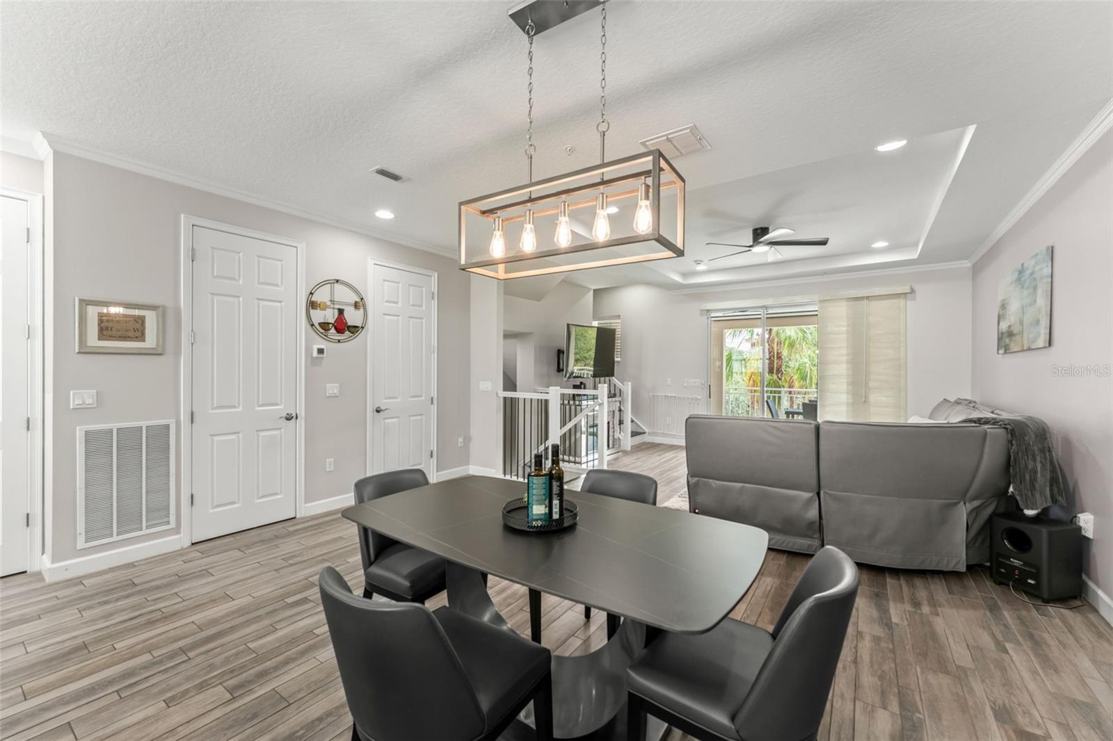 GRANDE OAKS AT HEATHROW - Residential